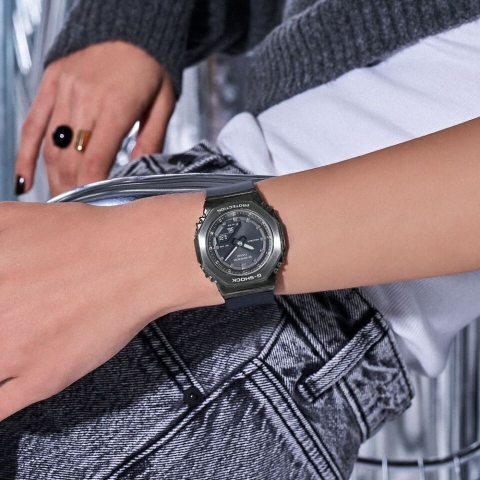 Casio GM-S2110B-8ADR Kadın Kol Saati