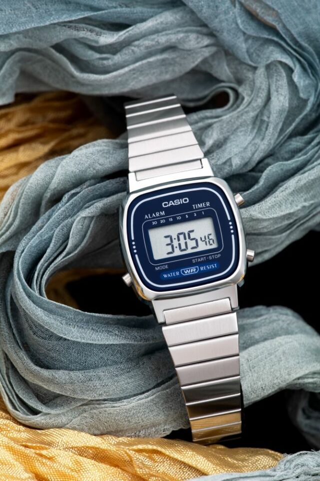 Casio LA670WA-2DF  Digital Kadın Kol Saati