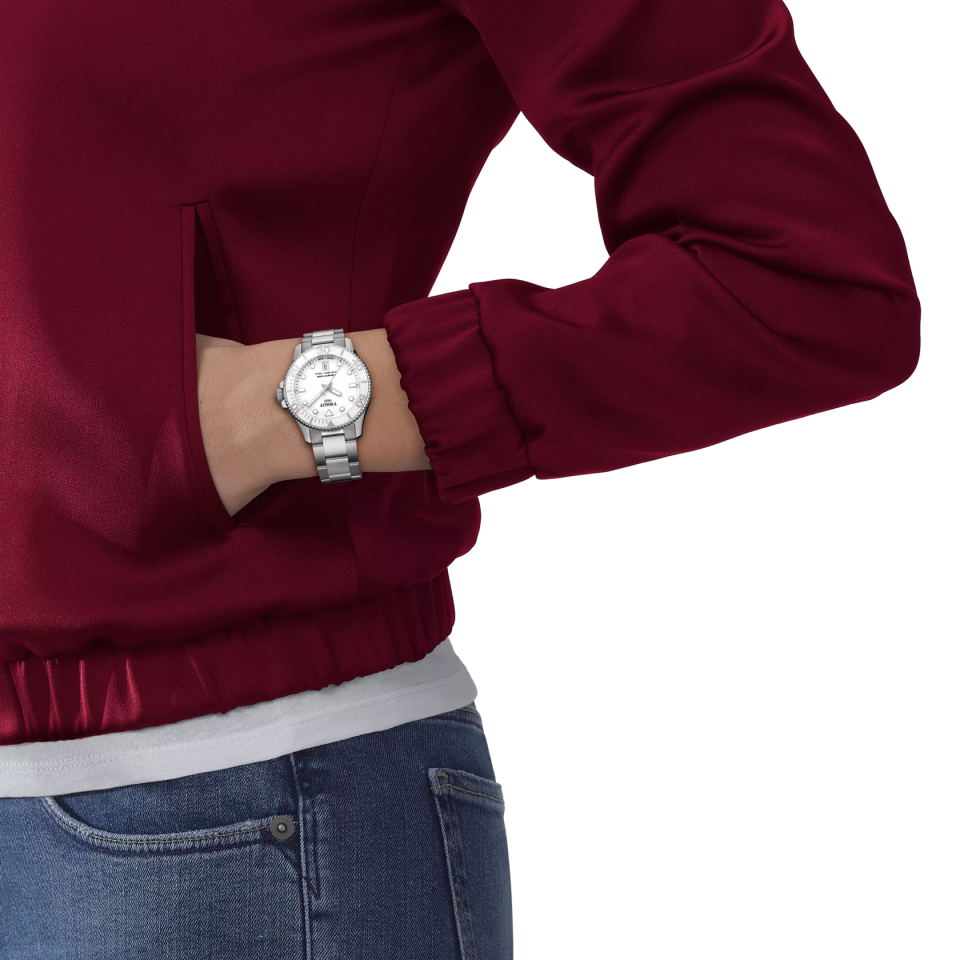 Tissot T120.210.11.011.00 Unisex Kol Saati