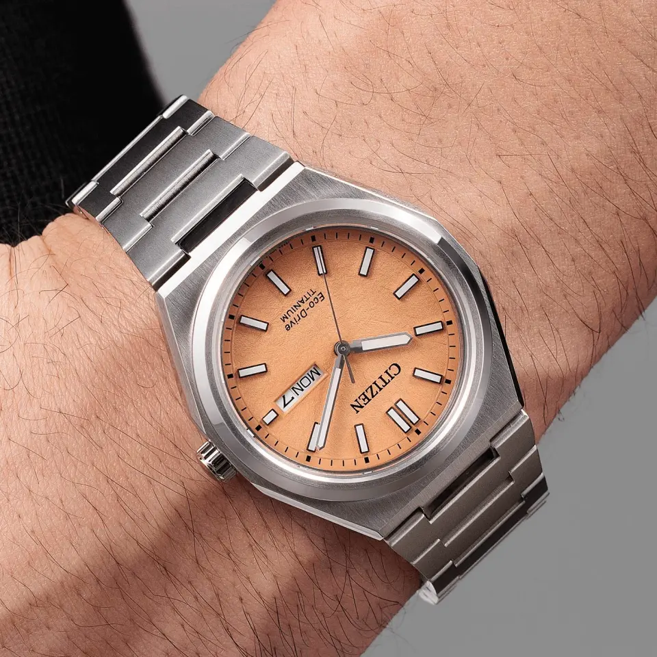 Citizen AW0130-85ZC Erkek Kol Saati